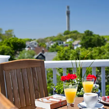 Benchmark Inn-2